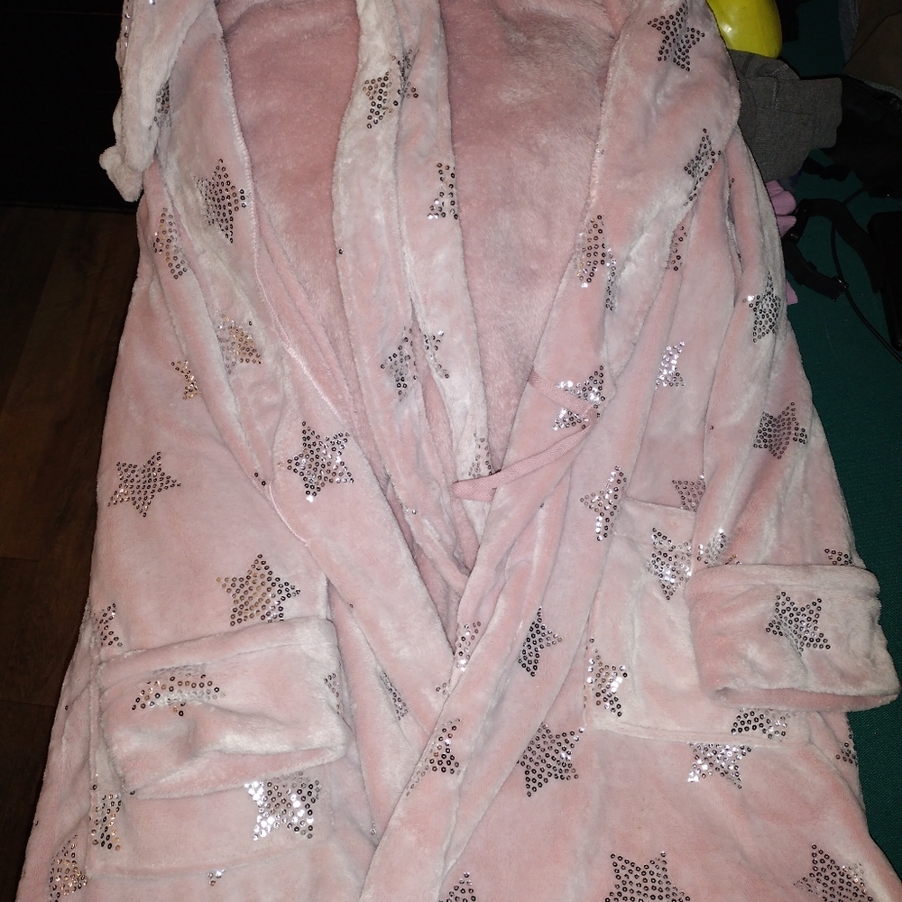 Super soft Sonoma bath robe